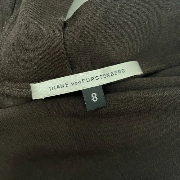 DIANE VON FURSTENBERG — Vintage Wool Midi Dress (Brown) — Size 8 - Picture 4 of 6